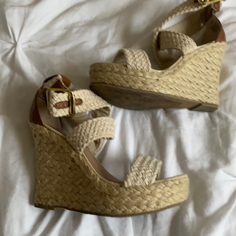 Steve Madden size 6 tan strappy tan wedge